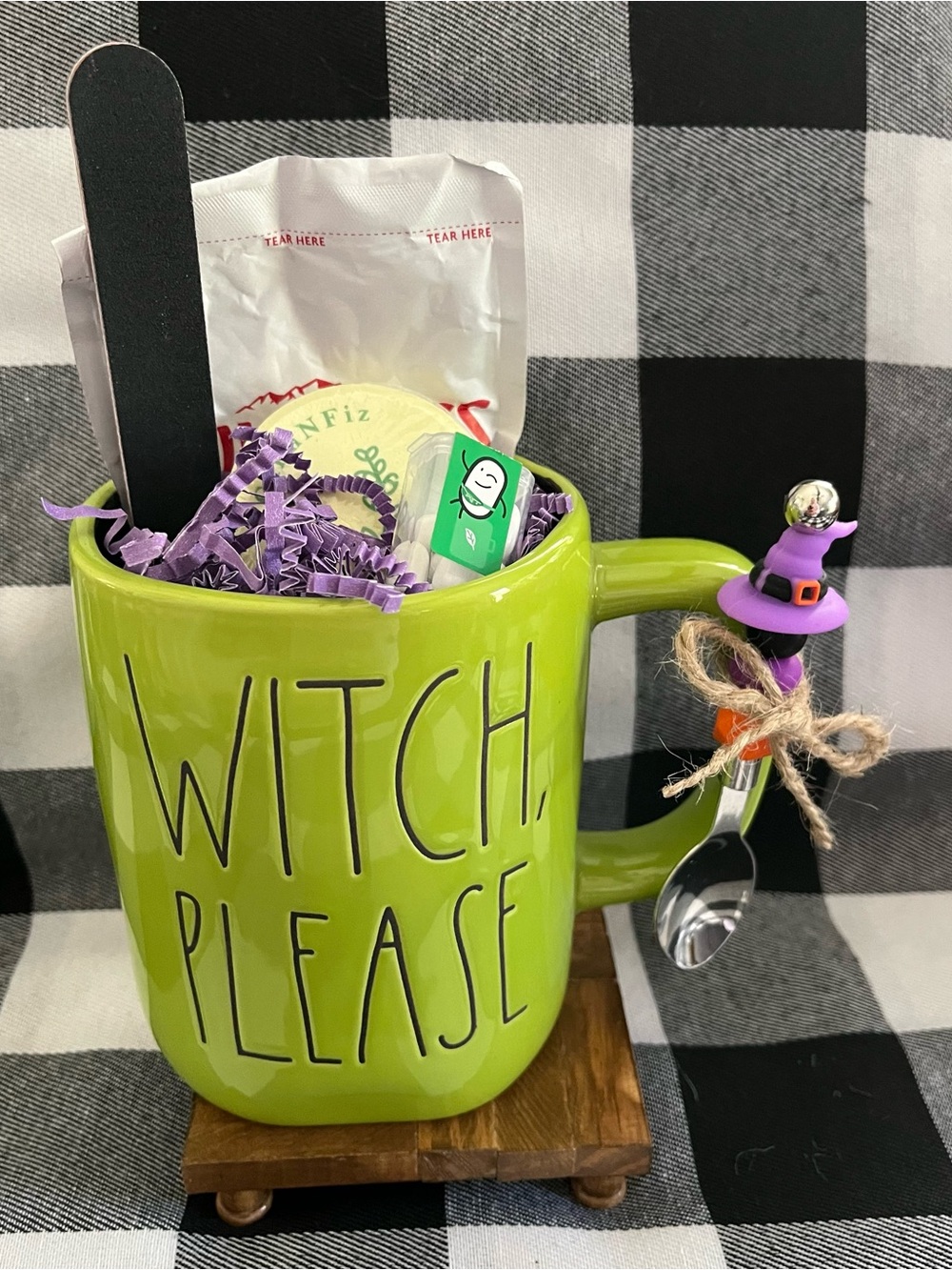 Halloween mug and beaded spoon gift sets